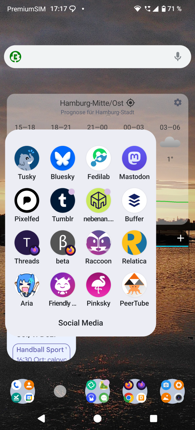 Screenshot eines Android Smartphone. Man sieht einen geöffneten Ordner mit vielen Social Media Apps. Darunter viele aus dem Fediverse, aber auch Bluesky, Tumblr und Nebenan.de.